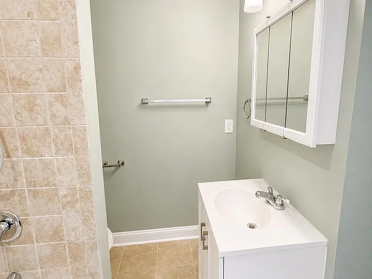 1103 Colonial Ave — Photo 15