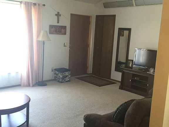 3rd image of 925 Freedom Ct