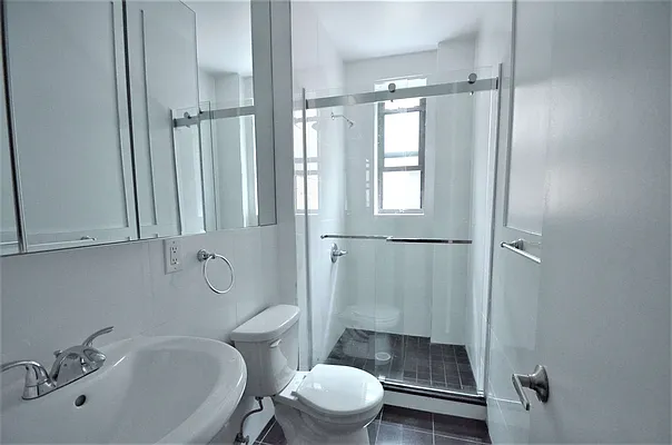 Rented by CITY SKYLINE REALTY INC | media 21