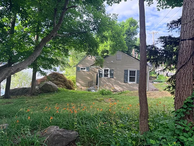 3 bed, 1096 sqft, $5,000 — Photo 3