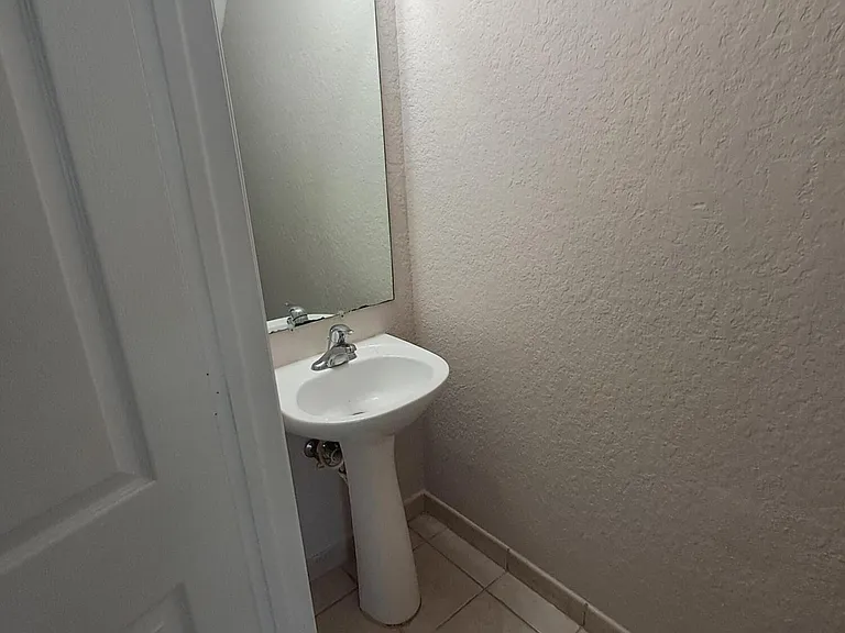 4219 Napoli Lake Dr — Photo 7