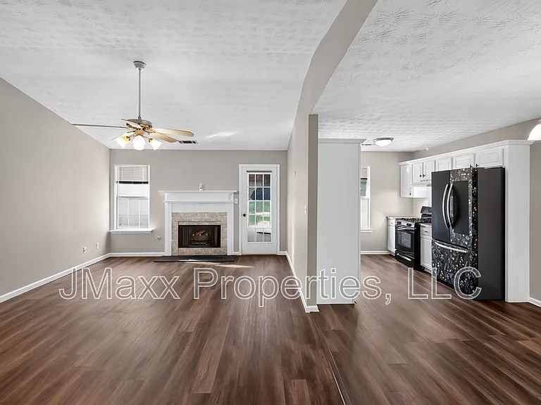 22 Canterbury Dr — Photo 5