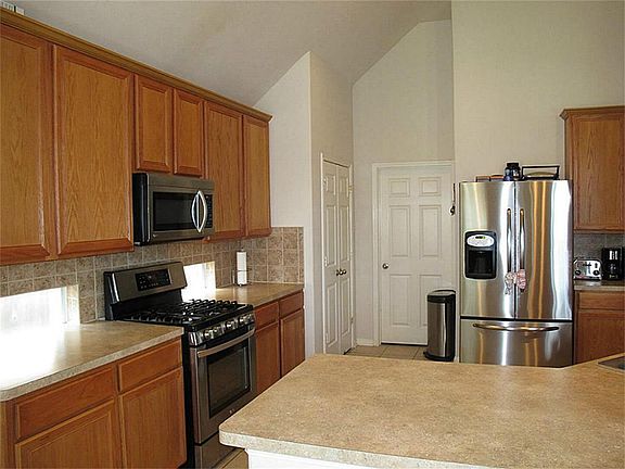 5th image of 7502 Chathan Glen Ln