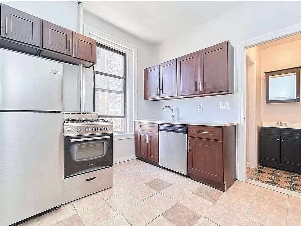 1st image of 337 E 95th St APT 3r