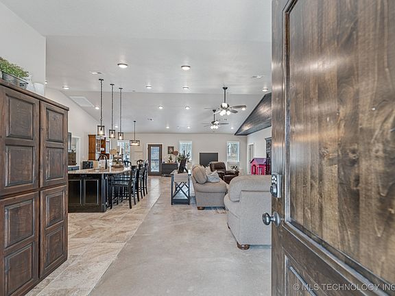 3rd image of 367315 E Country Club Blvd