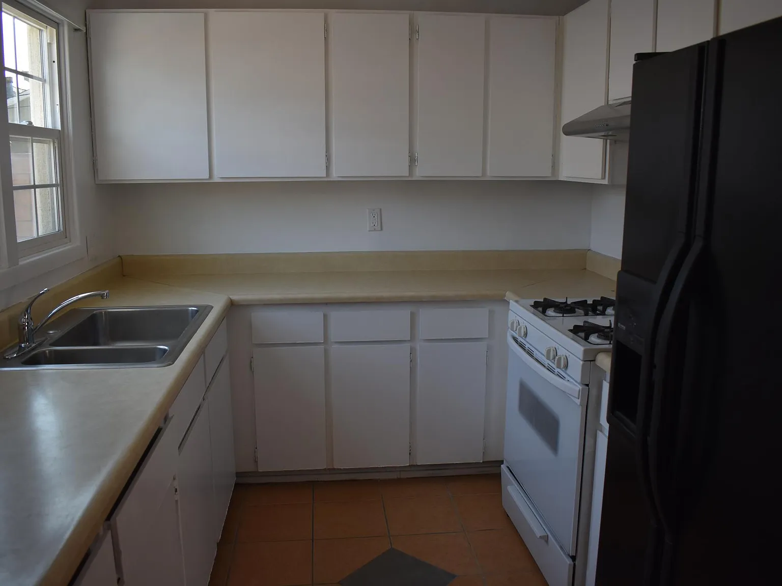 131 W Cherry Ave — Photo 2