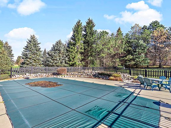 3rd image of 1404 Morraine Dr