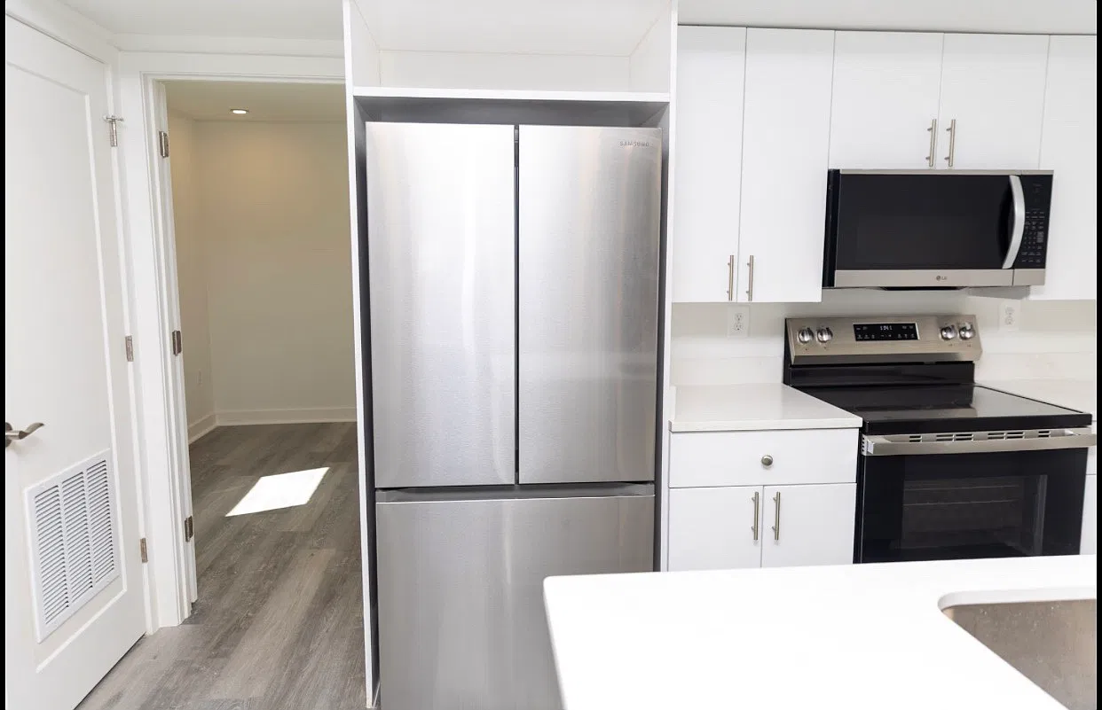 4 bed, 1218 sqft, $4,550 — Photo 4
