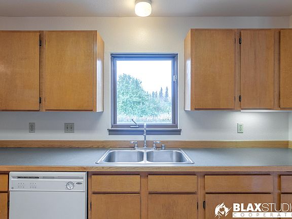 2nd image of 1214 Hampstead Ave