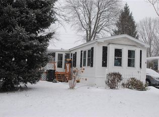 6 Glazer Dr, Rochester, NY 14625