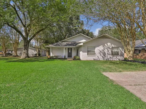 1933 N San Jacinto St, Liberty, TX 77575