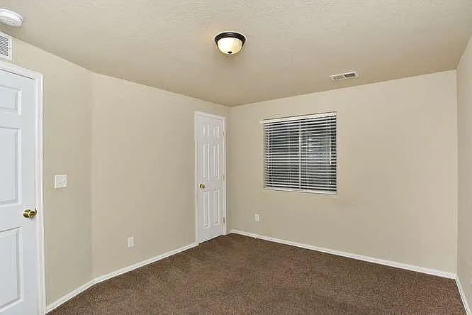 1550 Haymarket St — Photo 10