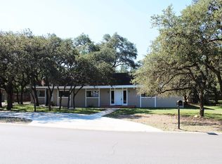 114 Donella Dr, Hollywood Park, TX 78232