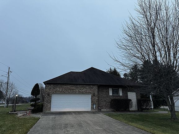 3rd image of 905 S Park Ave