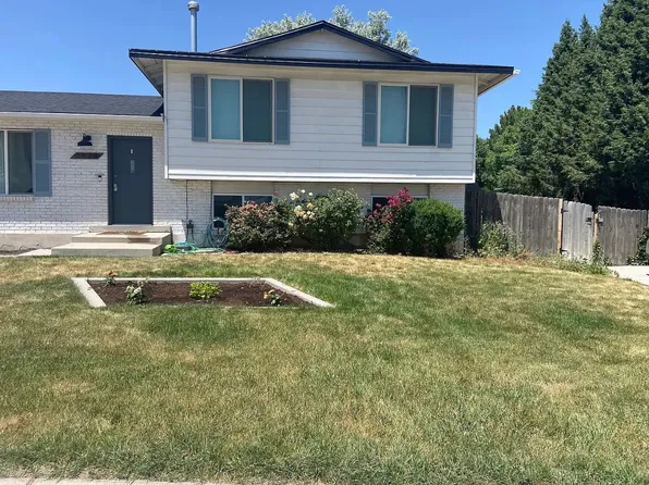 3528 W New World Dr, West Jordan, UT 84084