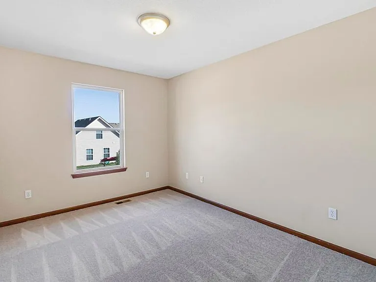 1011 Higgins St — Photo 17