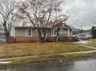 1529 Country Club Ln, Williamsport, PA 17701