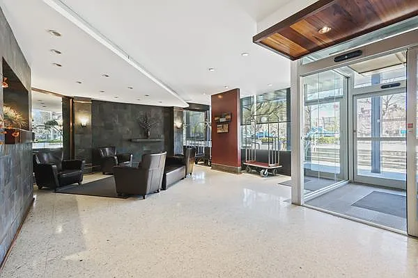 Sold by Avenue Sotheby's International Realty | media 6