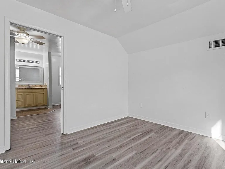 1706 James Buchanan Dr — Photo 6