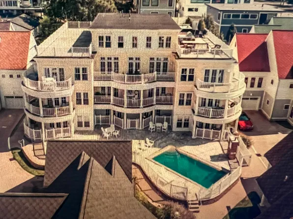 333 Cottage Ln, Grand Haven, MI