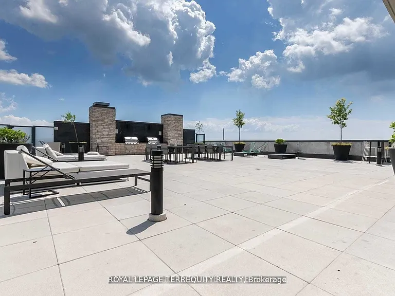 1190 Dundas St E #510 — Photo 22