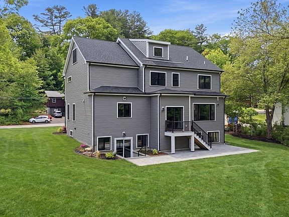 2nd image of 174 Winn St