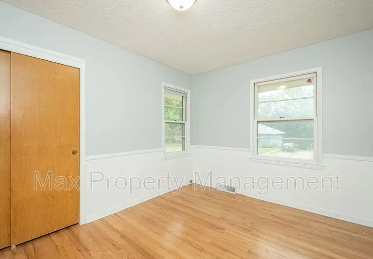 3934 Oakshire Rd — Photo 12