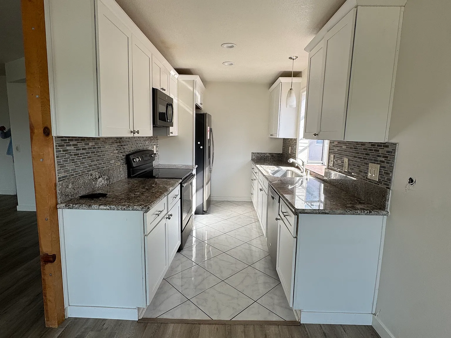 2 bed, 1018 sqft, $3,400 — Photo 3