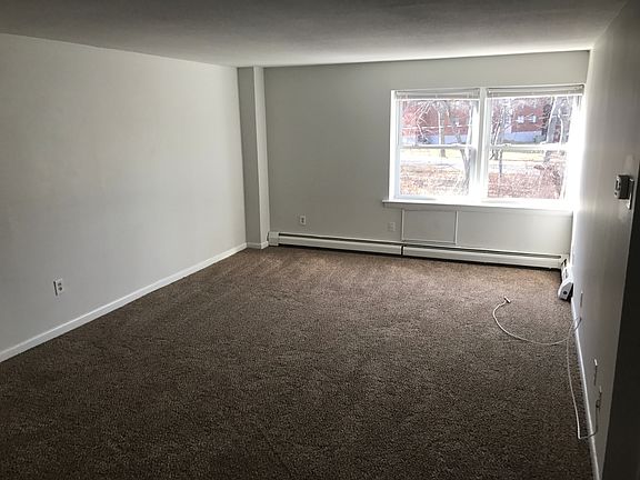 5th image of 40 Cumberland Dr APT B3