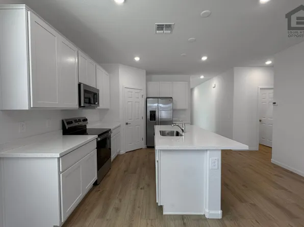18236 W Via Del Sol, Surprise, AZ 85387