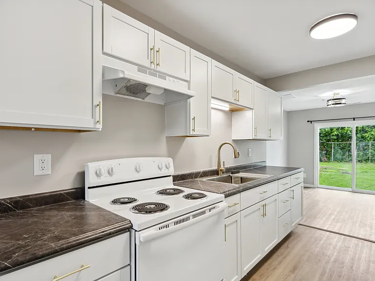 714 Bethume Ct — Photo 11