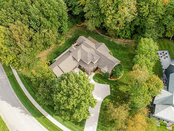 2nd image of 2641 Heritage Way
