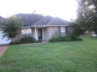 665 Falcon Ln, Florence, MS 39073