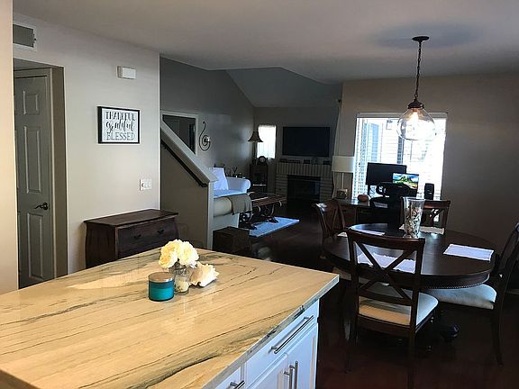 3rd image of 1001 N Via Colinas