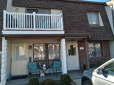 1st image of 150 Cambridge Dr E