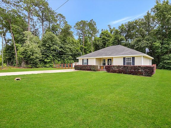 3rd image of 126 Thornton Dr NE