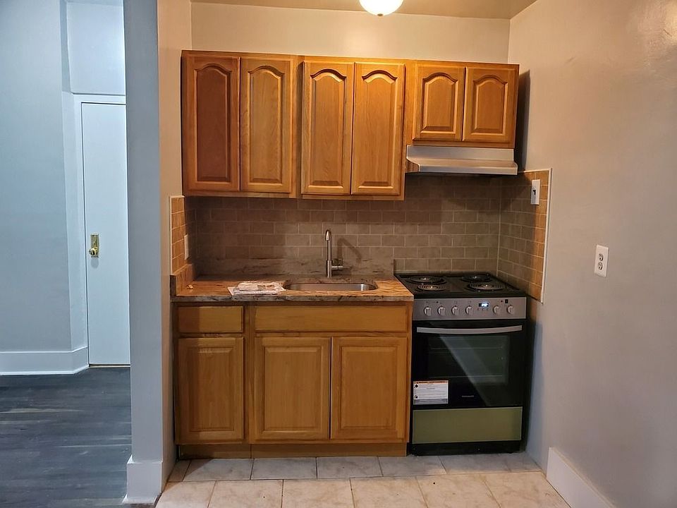 1st image of 520 Lincoln Pl APT 2E