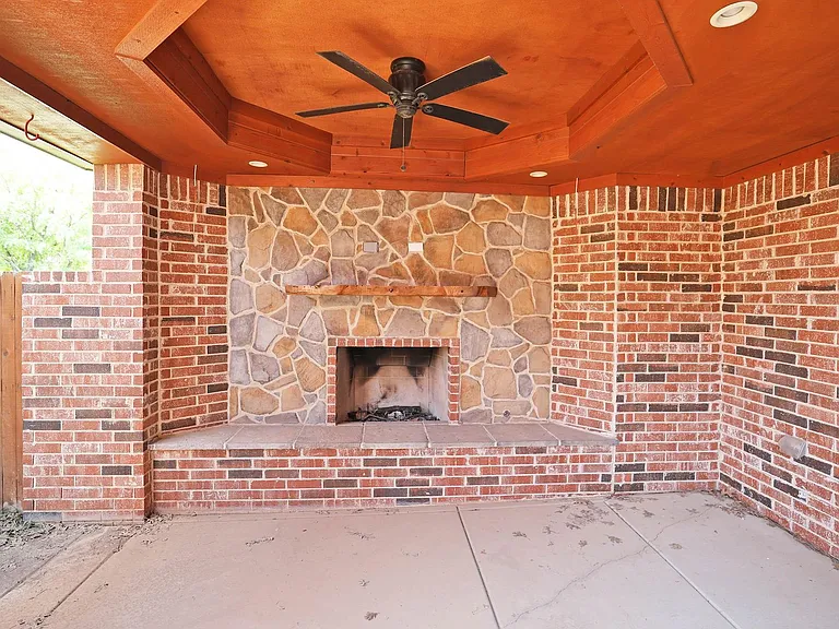 7501 Continental Pkwy — Photo 17