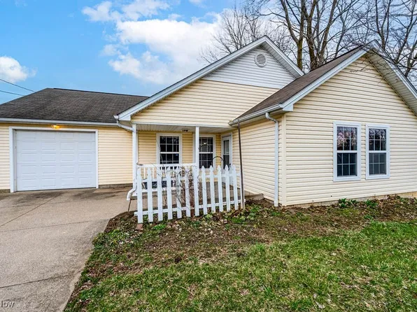 1305 Elmside St, Alliance, OH 44601