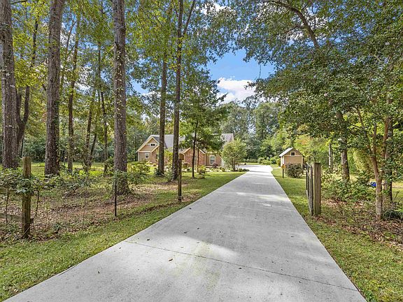 2nd image of 814 Tung Hill Dr