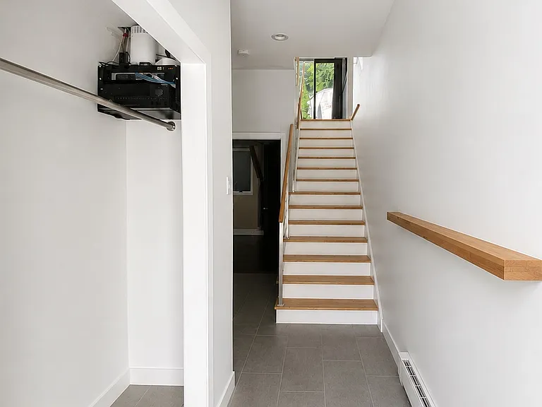 22 Veterans Way — Photo 10