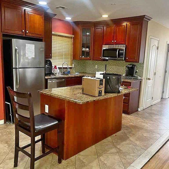 1st image of 99 Excelsior Ave #2