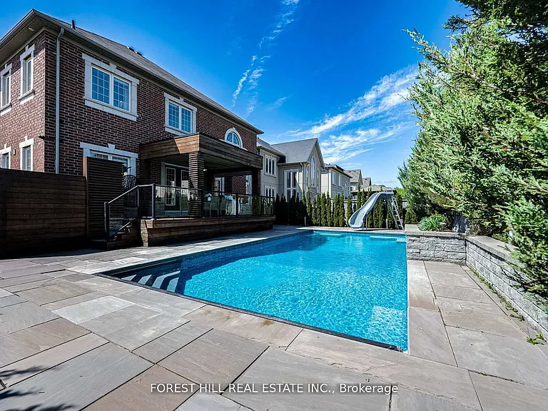 101 Glenheron Cres — Photo 42
