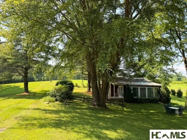 125 Pines Road, Scaly Mountain, NC 28775