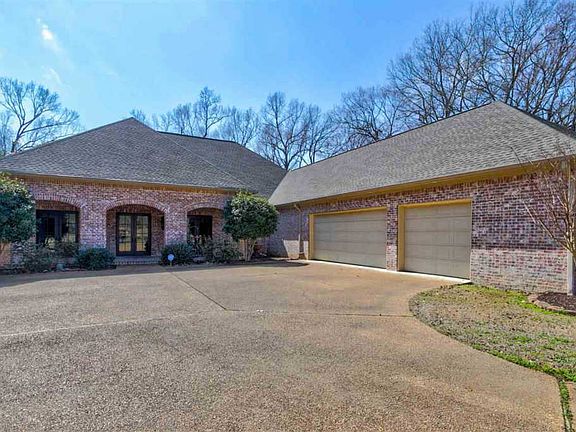 2nd image of 100 Wildwood Dr