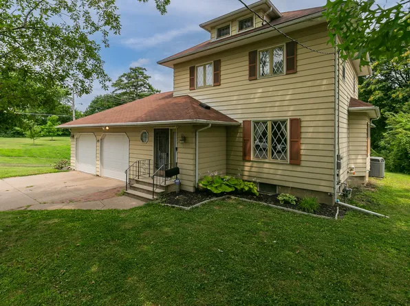 1105 11th Ave, Moline, IL 61265
