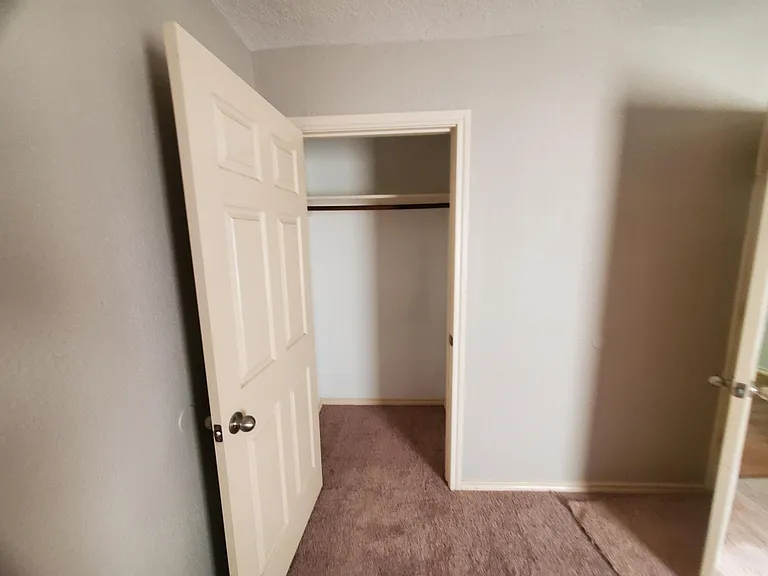 217 Wellington St — Photo 24
