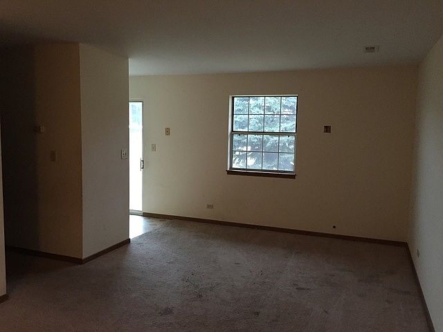 2nd image of 557 E Shagbark Ln