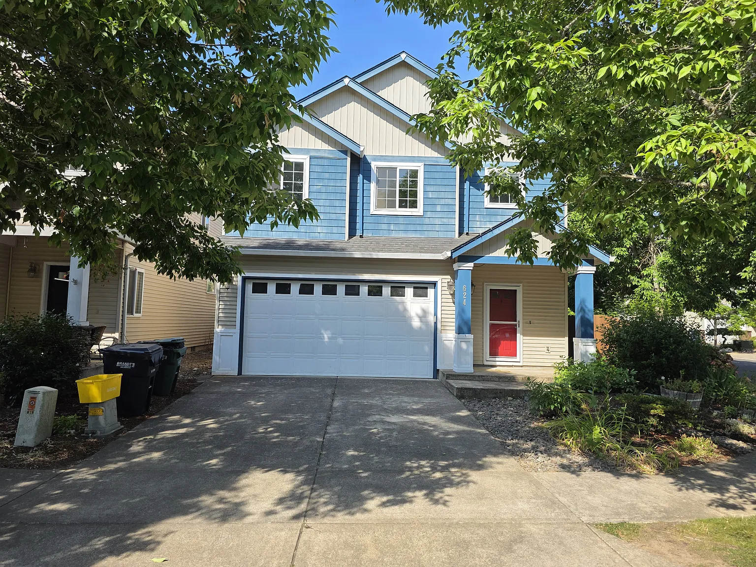4 bed, 2.5 bath, 1810 sqft, $2,700 — Photo 2