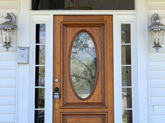 3rd image of 136 E Carteret St